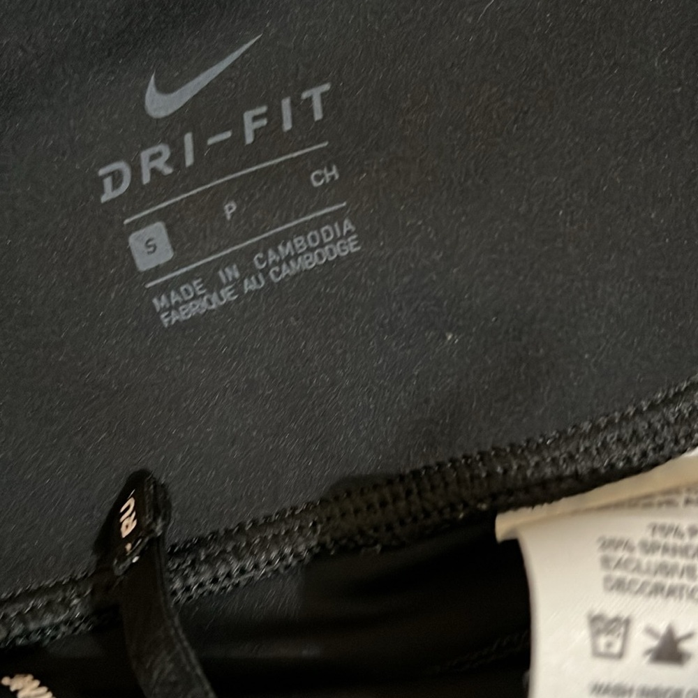 Black Nike epic luxe running dri fit cropped tights - Picture 10 of 10